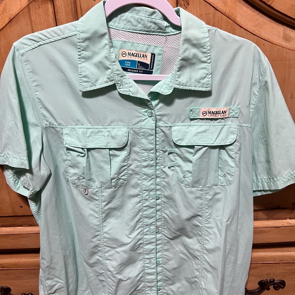 Magellan Outdoors Light Green Short Sleeve Shirt